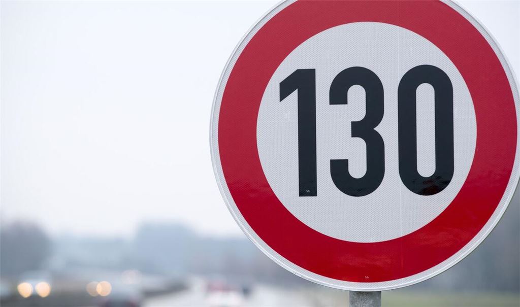 Kommt nun doch ein Tempolimit? (Illustration)