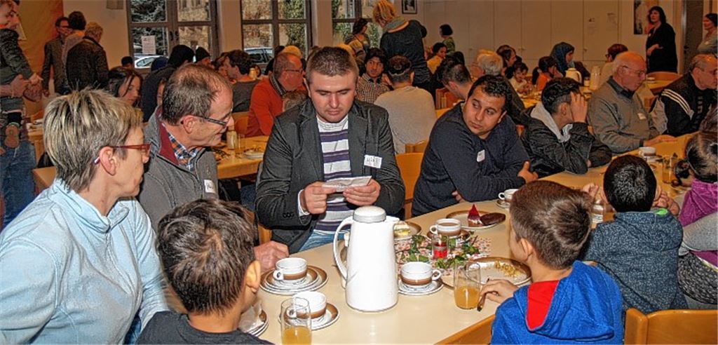 Begegnung bei Kaffee und Kuchen