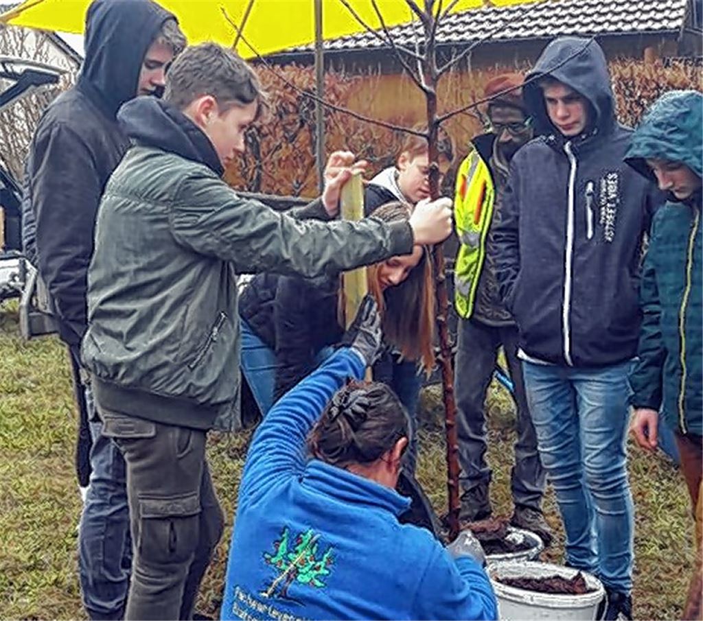 Konfirmandenbaum gepflanzt