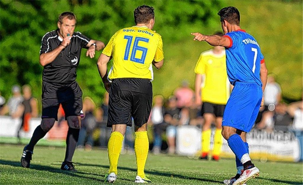 Auf dem grünen Spannungsfeld