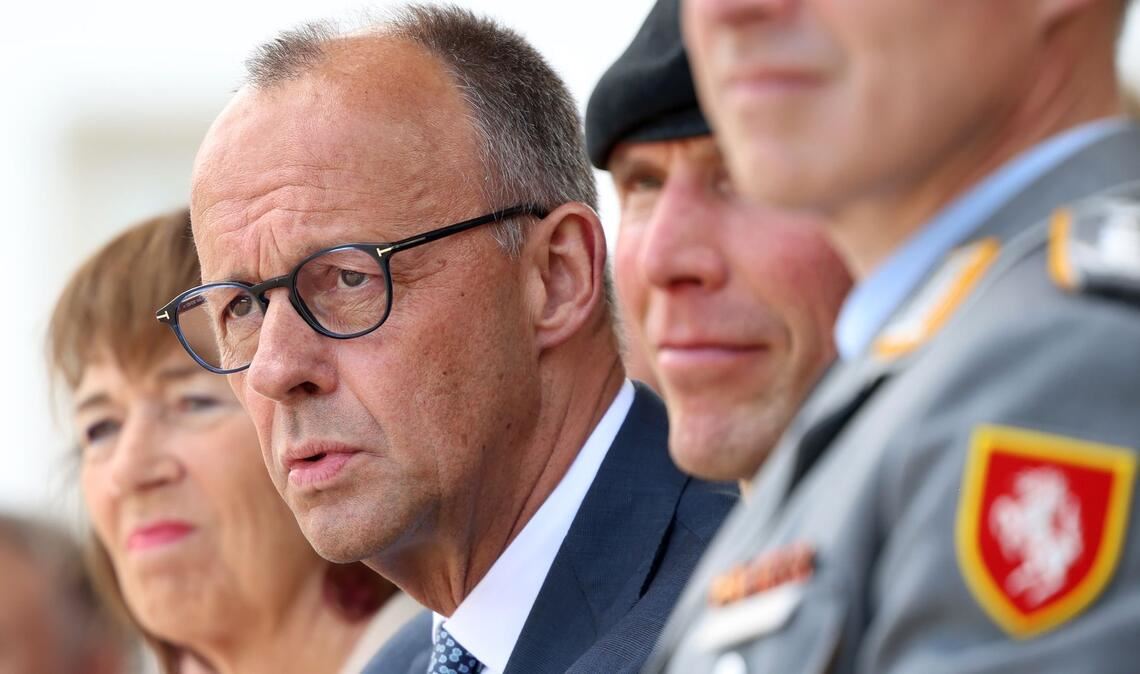 Konkrete Bedrohungen sind keine Fiktion, sondern bereits Alltag auch in Deutschland, warnt Bundeskanzler Friedrich Merz (CDU).
