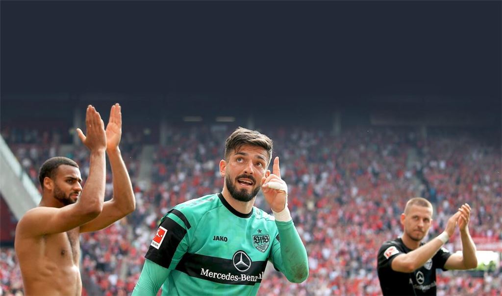 Konzentriert bleiben: Der VfB um Torhüter Fabian Bredlow (Mitte) will gegen die TSG Hoffenheim den Klassenverbleib perfekt machen.