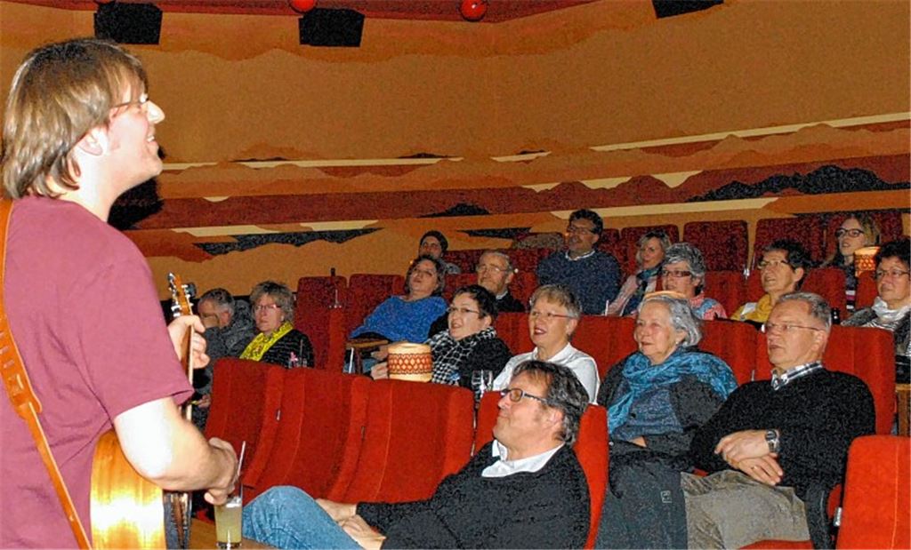 Konzert im Kino: Andy Burgert singt in der Scala.