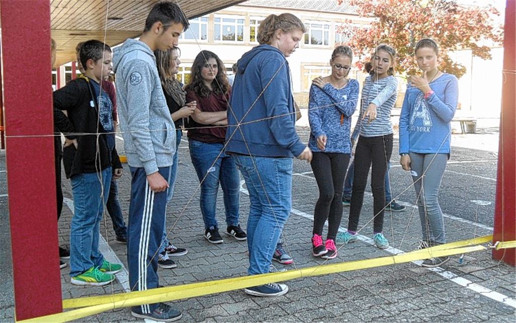 Kooperation und Teamgeist sind beim Workshop „Erlebnisse im Team“ gefordert.