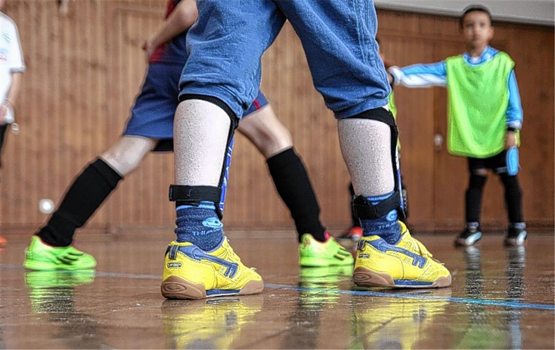 Koordination, Beweglichkeit und Ballgefühl – für diese und andere Fähigkeiten werden beim Bambini-Training in der Lomersheimer Turnhalle die Grundlagen gelegt.