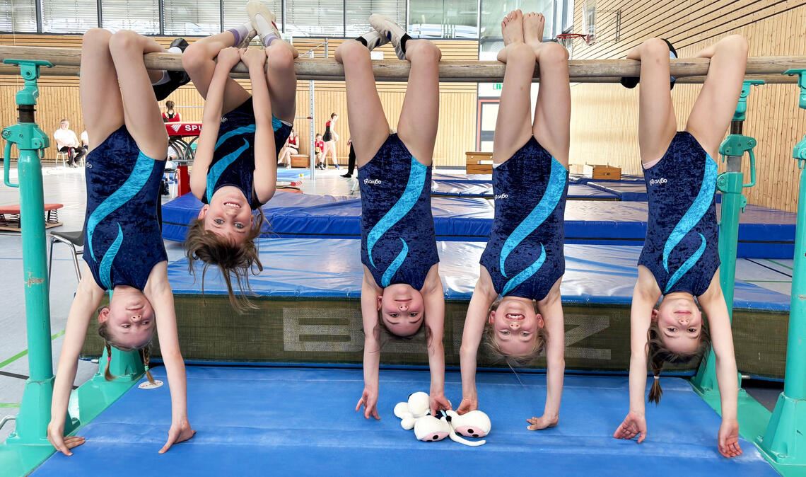 Kopfüber in den Wettkampfsport: Clara Bayrl, Maike Wilke, Alessia Blando, Leah Maldonado-Krumbein und Marie Kasseckert.