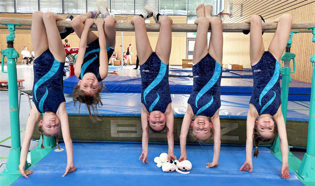 Kopfüber in den Wettkampfsport: Clara Bayrl, Maike Wilke, Alessia Blando, Leah Maldonado-Krumbein und Marie Kasseckert.