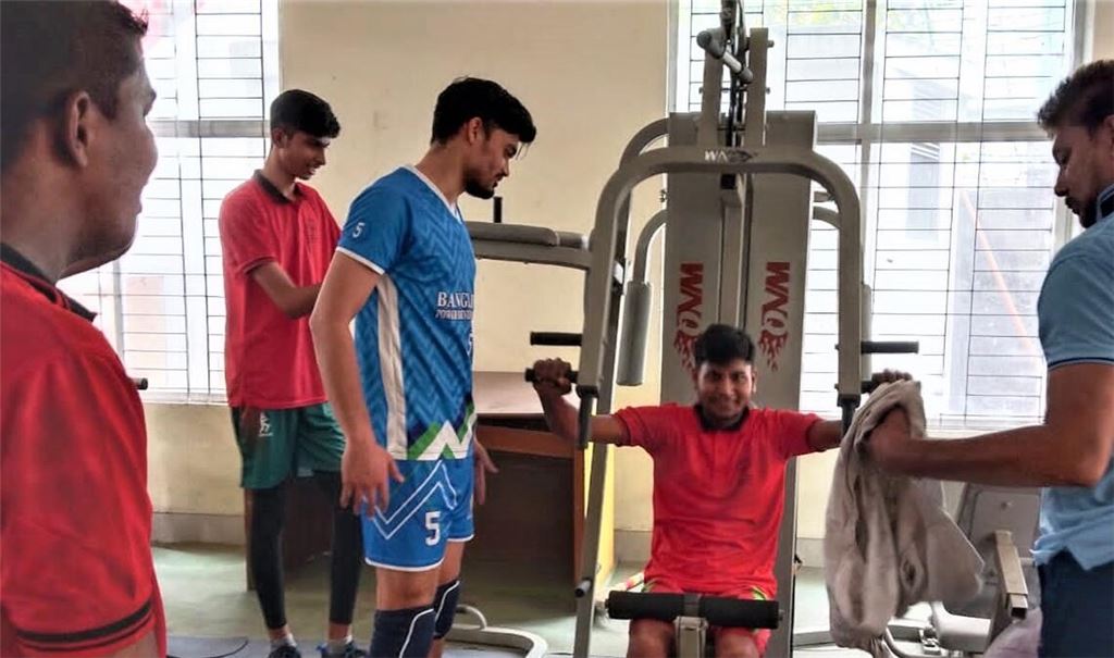Krafttraining von „Special Olympics“-Teilnehmern in Bangladesch. Foto: Privat