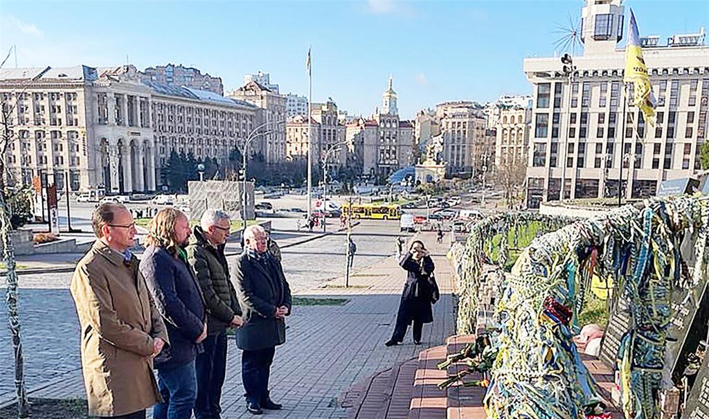 Krichbaum (li.) auf dem Maidan. Foto: privat
