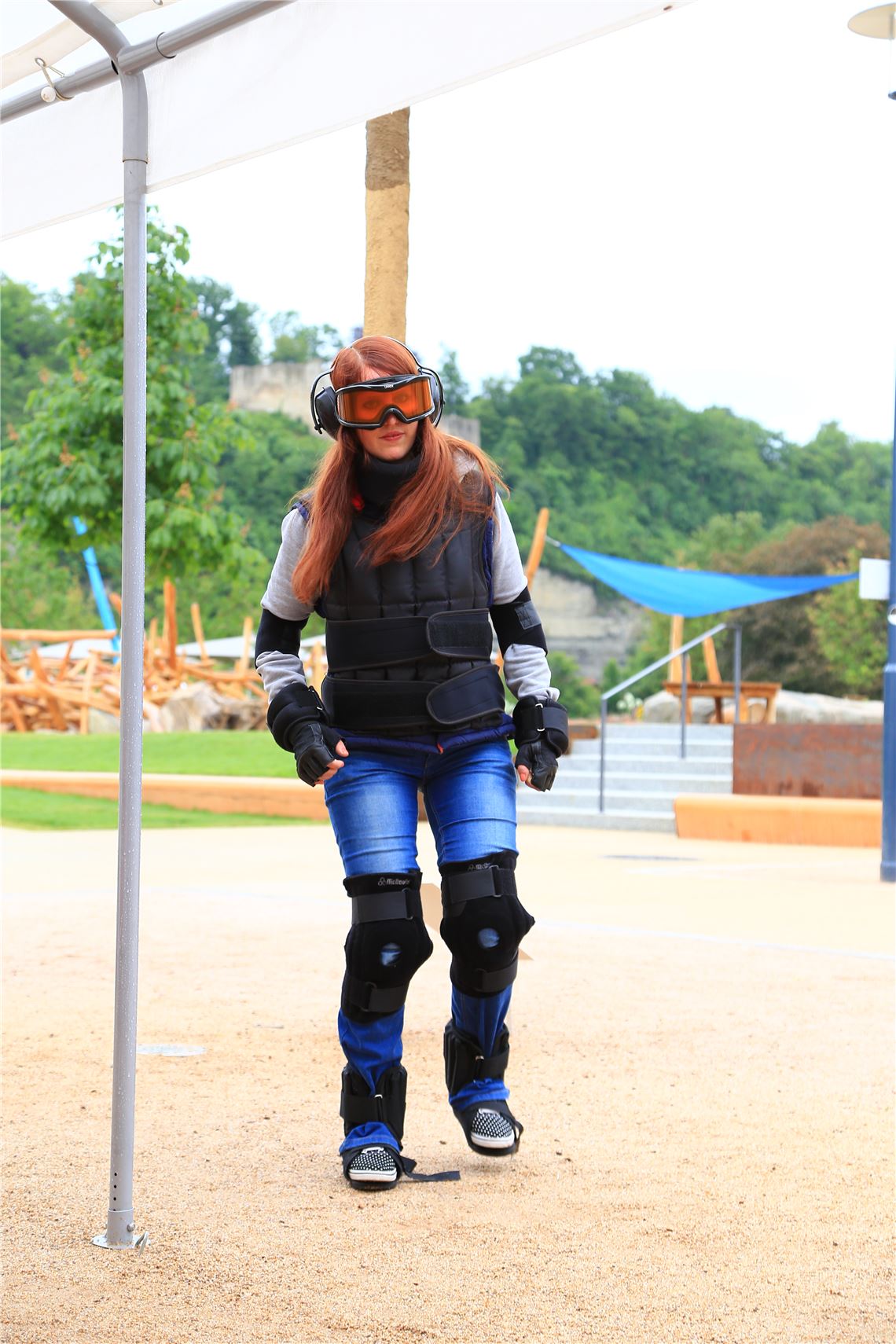 Künstlich gealtert: MT-Redaktionsmitglied Franziska Pisch wagt den Selbstversuch.  Foto: Recken