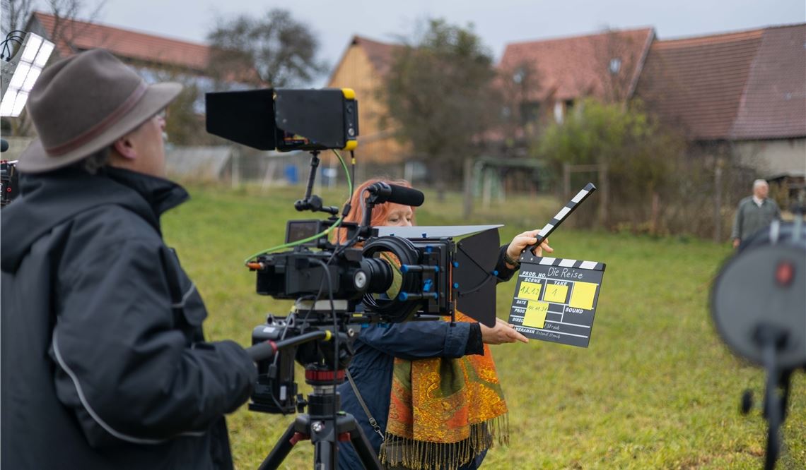 Kürzlich ist in Lienzingen eine Szene gedreht worden, die am Anfang des Films „Die Reise“ steht. Das Projekt wird noch ungefähr zwei Jahre in Anspruch nehmen.Foto: privat