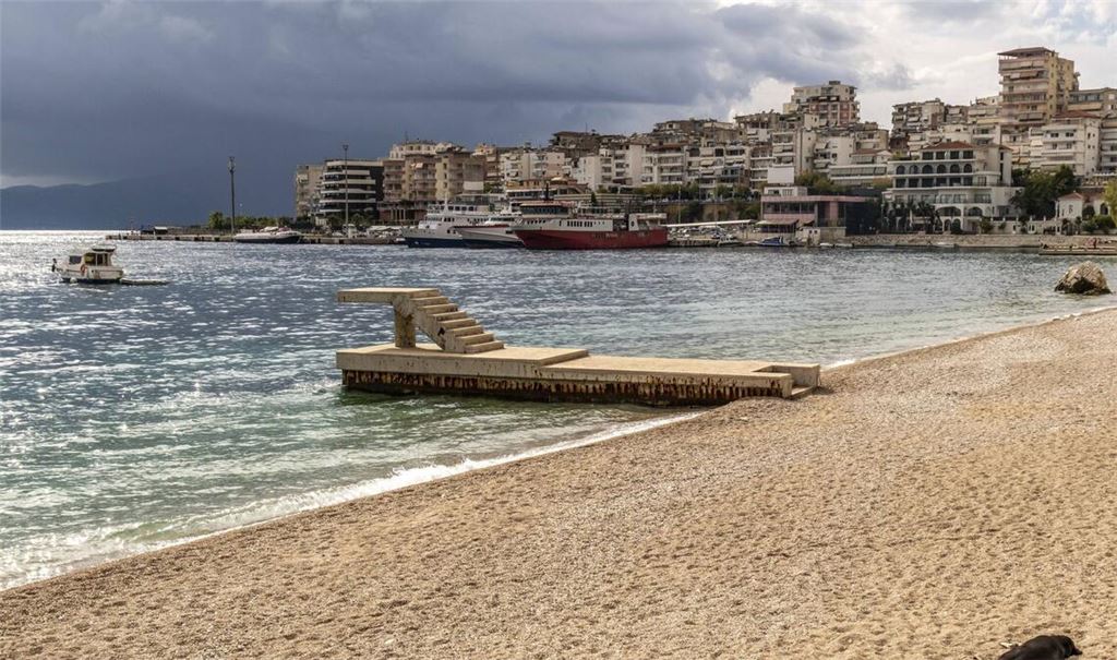 Küstenort Saranda in Albanien.