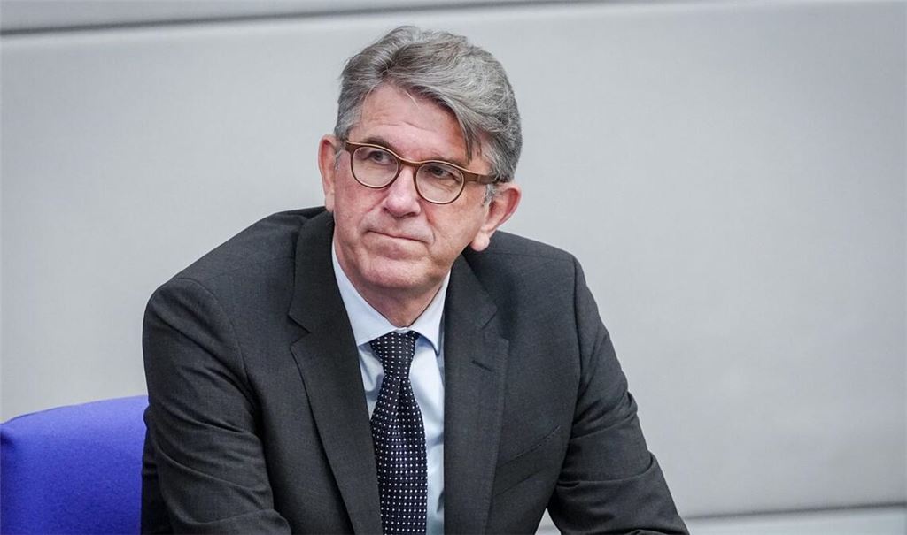 Kulturstaatsminister Weimer wird immer wieder aus der Kulturszene kritisiert. (Archivbild)