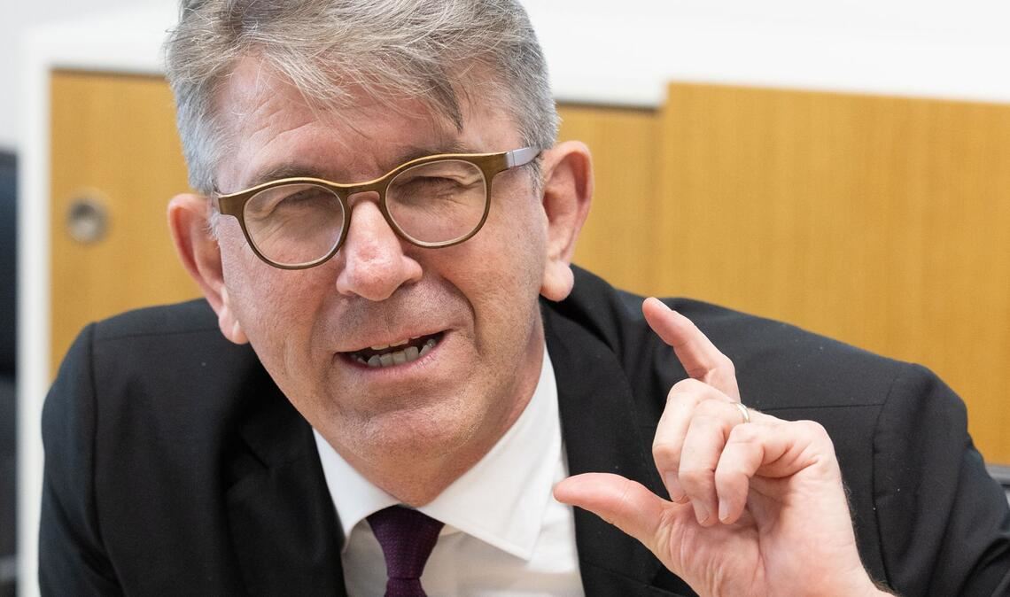 Kulturstaatsminister Wolfram Weimer beim Interview im Stuttgarter Pressehaus