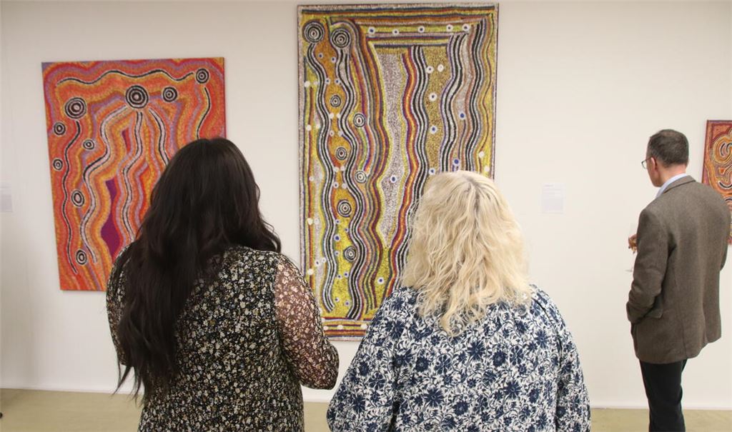 Kunst der Aborigines bei der „Bestandsaufnahme“ in Nussdorf. Foto: Arning