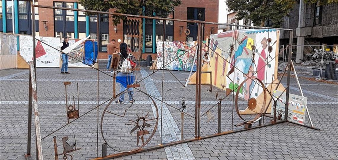 Kunst, die in Mühlacker die Blicke auf sich zog, soll nun in Venedig die Menschen begeistern.p