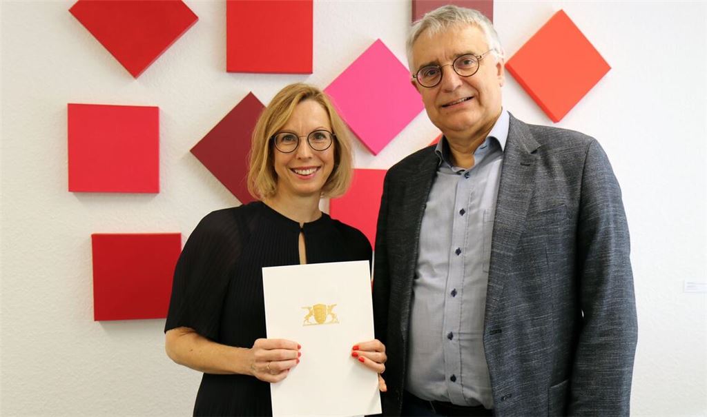 Kunststaatssekretär Arne Braun mit Wiebke Wiesner, von Sommer 2026 an neue Geschäftsführerin der Medien- und Filmgesellschaft Baden-Württemberg