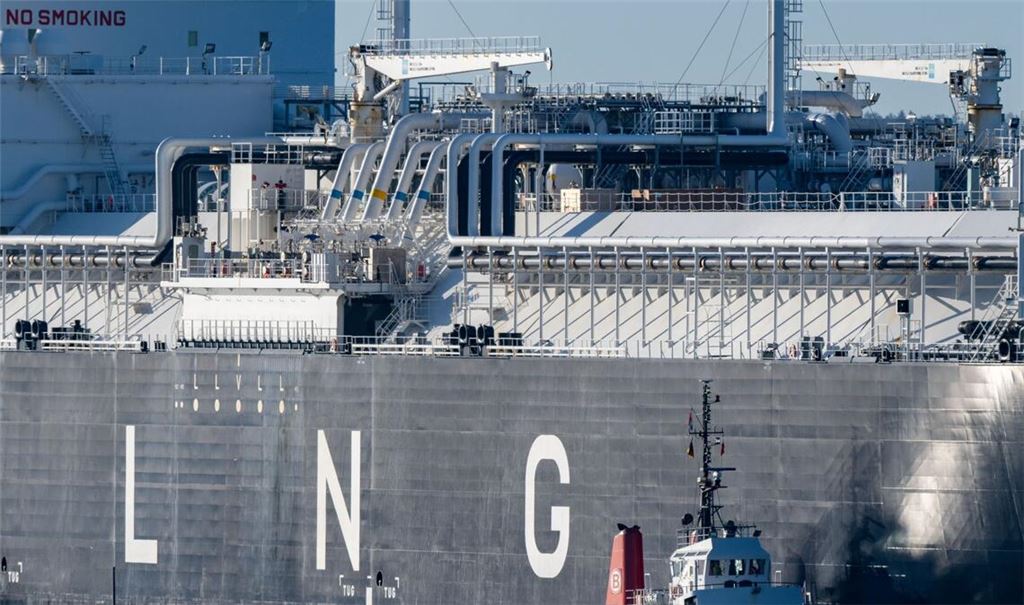 LNG-Tanker vor Rügen.