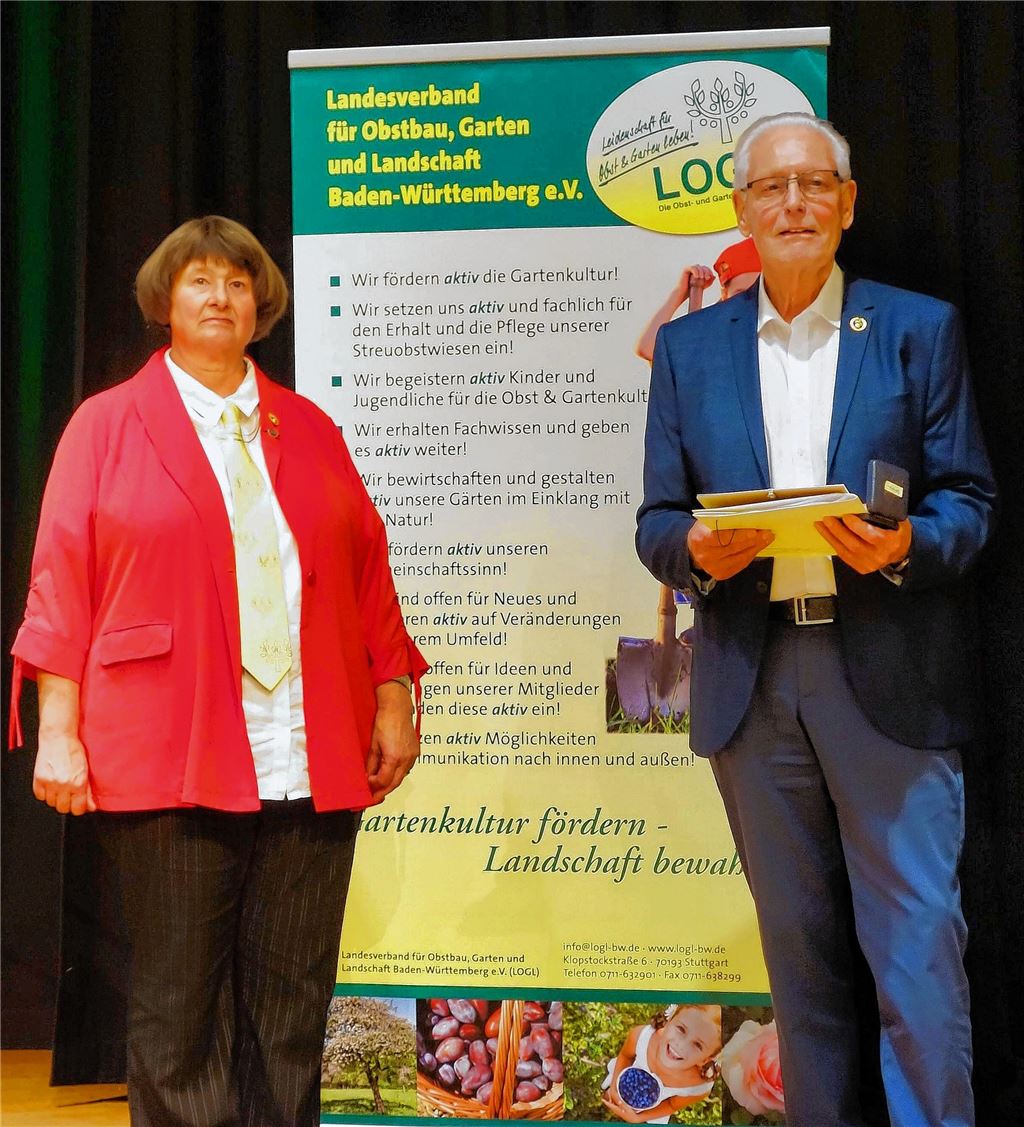 LOGL-Präsidentin Sigrid Erhardt würdigt die Verdienste von Claus Sarnecki.privat