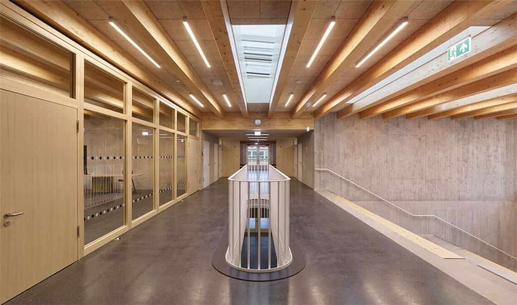 LRO Architekten aus Stuttgart haben mit einem Schul- und Sportstättenbau die Jury des DAM Preises 2026 überzeugt.