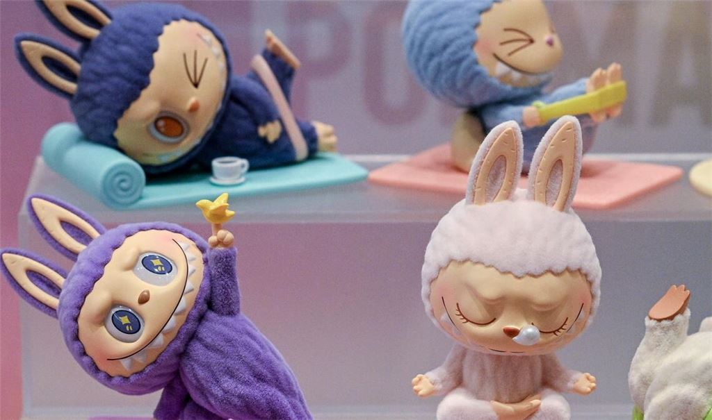 Labubu-Plüschfiguren sind bei Sammlern begehrt. Nun ist auch ein Film über das Monster geplant. (Archivbild)