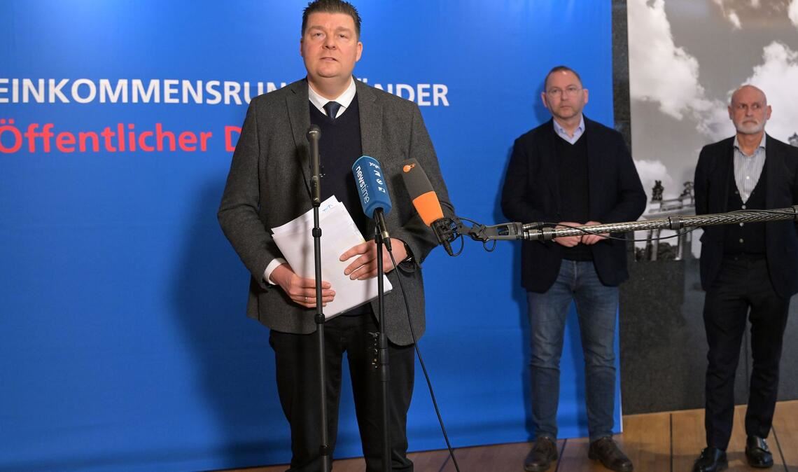 Länder-Verhandlungsführer Andreas Dressel hält den Tarifabschluss für vertretbar.