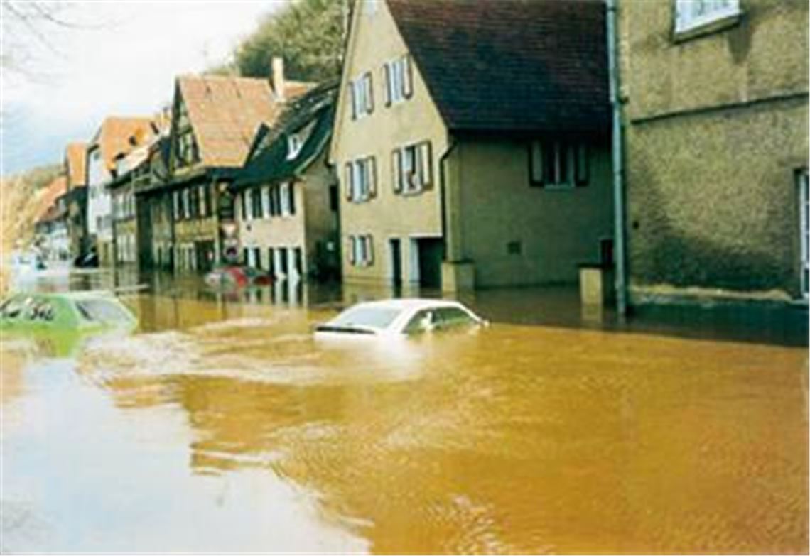 Land unter: Solche Szenen will Mühlacker nicht noch einmal erleben. Foto: MT-Archiv