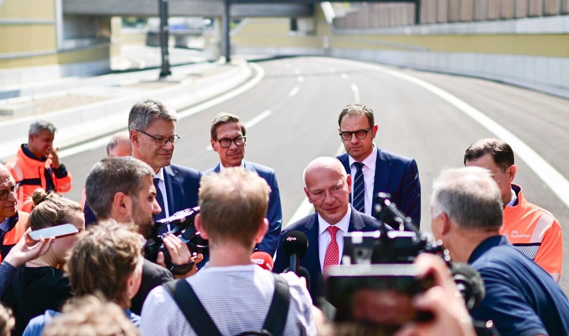 Landeschef Wegner betonte, dass die Verlängerung der A100 mit dem 17. Bauabschnitt weitergehen müsse.