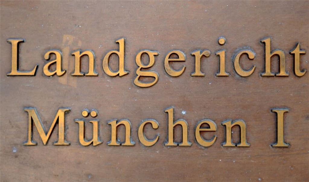 Landgericht München I steht am Justizpalast. Nach einer Festnahme wegen Vergewaltigung ist ein Beschuldigter nach nicht einmal zwei Monaten aus der Untersuchungshaft freigekommen - und soll wieder vergewaltigt haben (Symbolfoto).