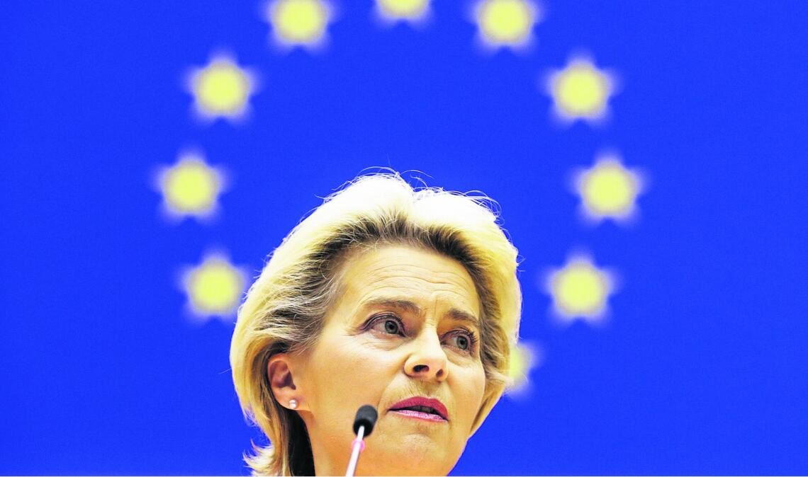 Störte Russland Ursula von der Leyens Landeanflug? Landkarten aus Papier an Bord: Die Navigationsanlage an im Flieger von EU-Kommissionspräsidentin Ursula von der Leyen wurde elektronisch gestört.