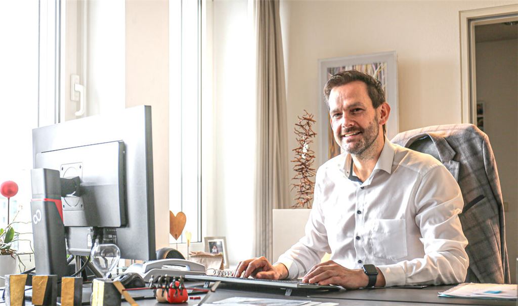 Landrat Bastian Rosenau im Interview: „Man tut immer wieder gut daran, sich zu erinnern, warum man das macht: Man ist dazu da, um für die Menschen zu arbeiten.“