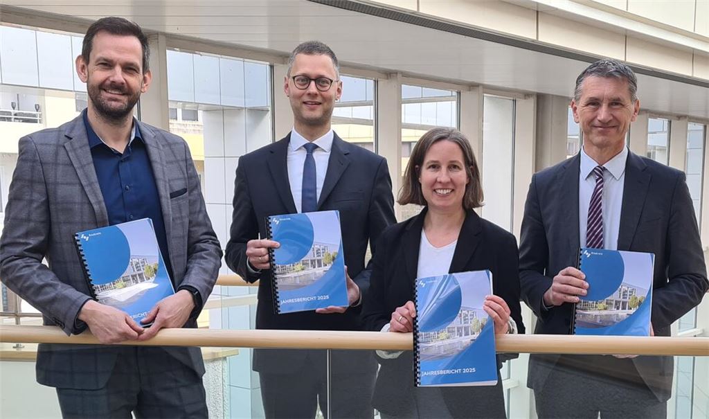 Landrat Bastian Rosenau (v.li.) mit den Dezernenten Holger Nickel, Hilde Neidhardt und Frank Stephan. Foto: Metzbauer