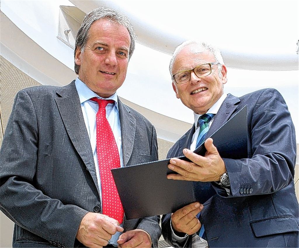 Landrat gratuliert Knittlinger Schultes