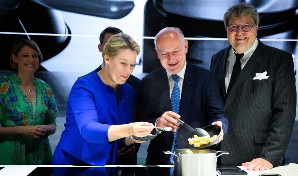Lassen nichts anbrennen: Berlins Wirtschaftssenatorin Franziska Giffey der Regierende Bürgermeister Kai Wegner.