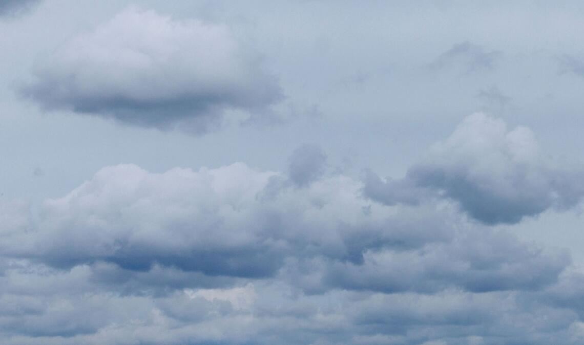 Launig zeigt sich das Wetter zum Start in die neue Woche - auf heiteres Wetter folgen am Montag vermehrt Wolken und Regenschauer. (Symbolbild)