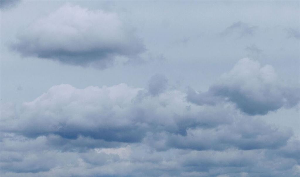 Launig zeigt sich das Wetter zum Start in die neue Woche - auf heiteres Wetter folgen am Montag vermehrt Wolken und Regenschauer. (Symbolbild)