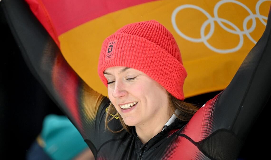 Laura Nolte freute sich zunächst über Olympia-Silber.