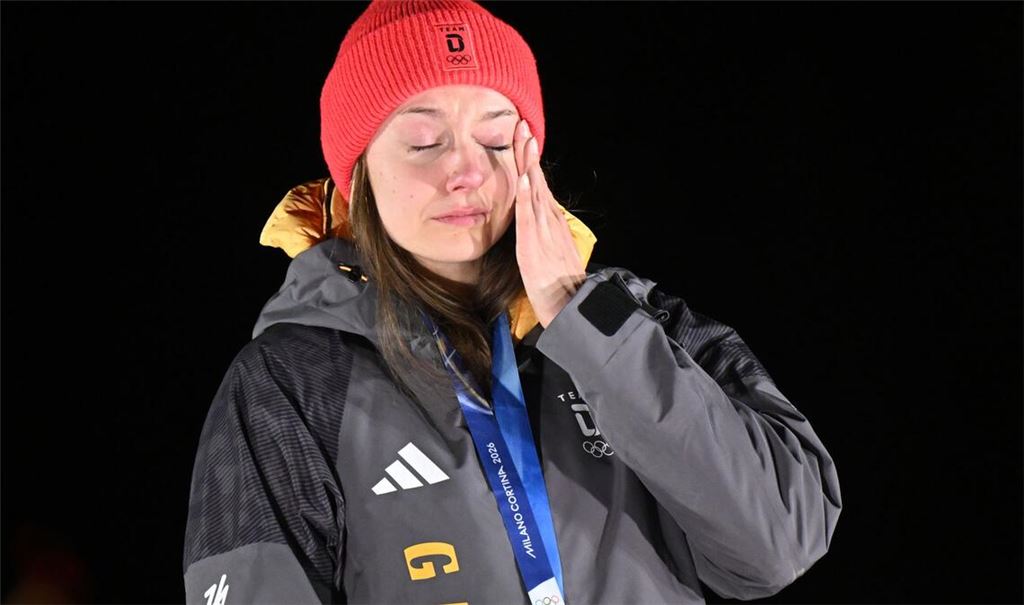 Laura Nolte konnte sich über ihre Silbermedaille zunächst nicht so richtig freuen.