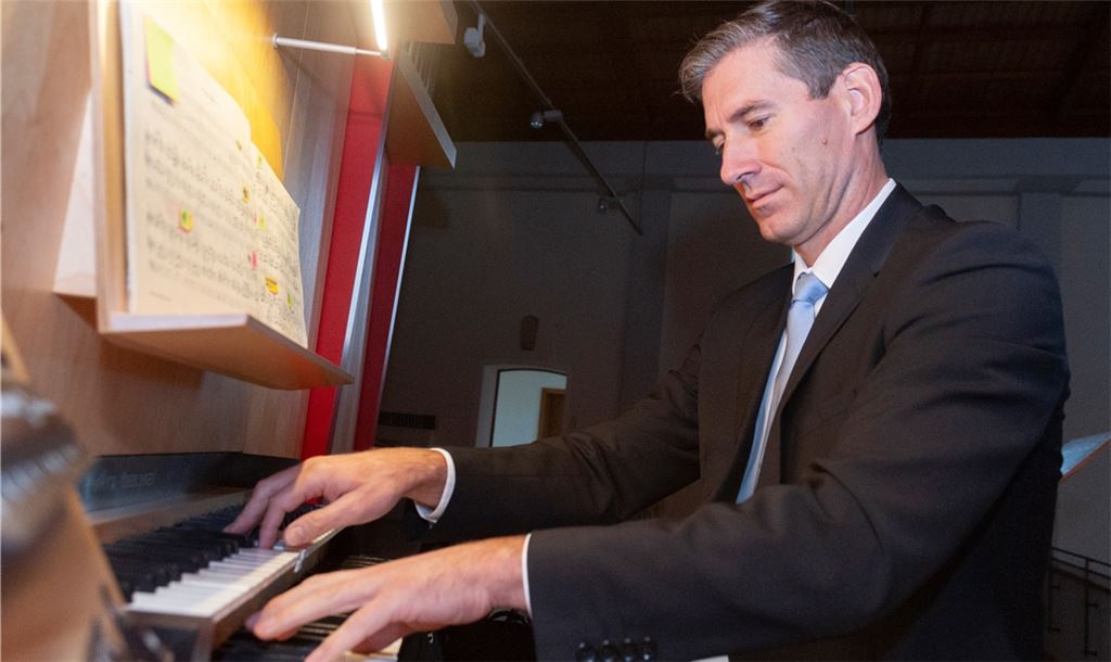 Laurent Jochum beschließt den diesjährigen Orgelsommer. Foto: Fotomoment