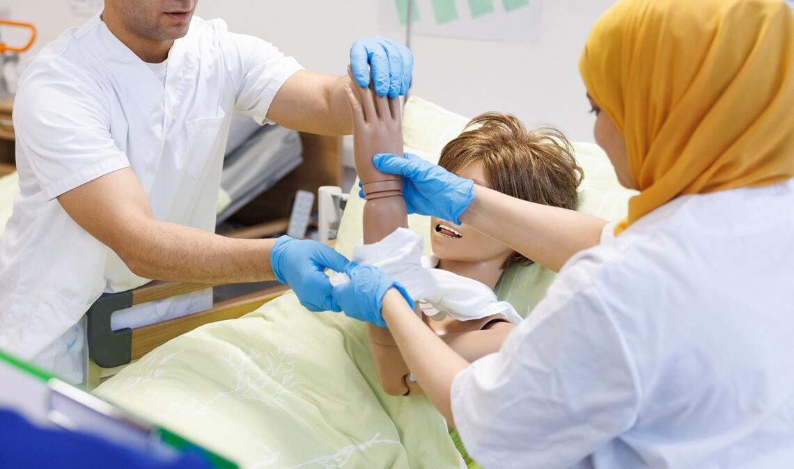 Laut einer Studie sollen ohne Zuwanderung bis 2035 etwa 200.000 zusätzliche Arbeitskräfte in Baden-Württemberg fehlen.