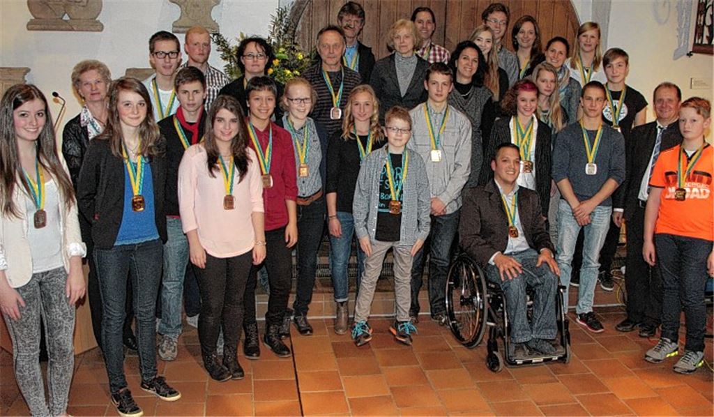 Lauter erfolgreiche Athleten in der historischen Kelter: zum 41. hat die Stadt Mühlacker eine Sportlerehrung veranstaltet.