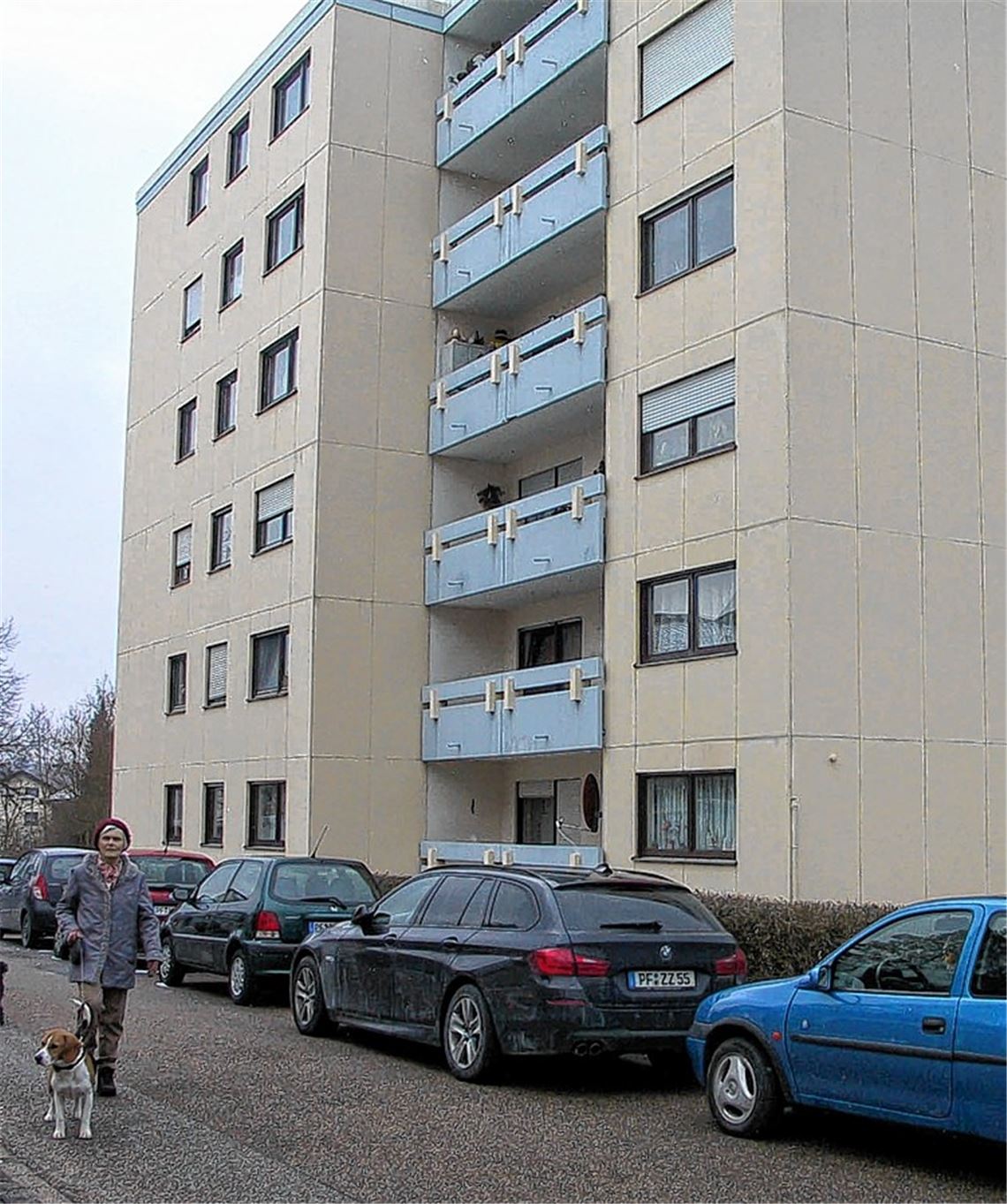 Legionellen im Wasser: Mit einem Duschverbot müssen die Menschen in diesem Bauschlotter Wohnblock derzeit leben. 