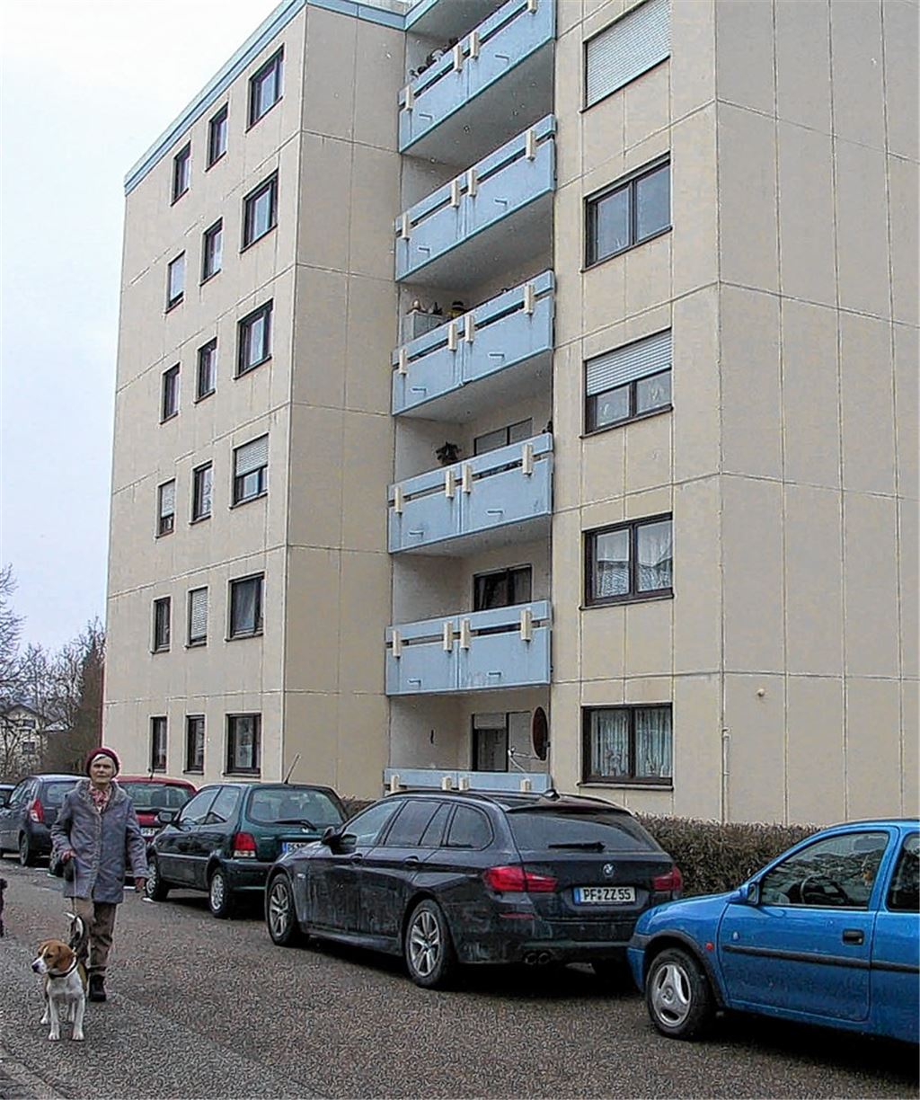 Legionellen im Wasser: Mit einem Duschverbot müssen die Menschen in diesem Bauschlotter Wohnblock derzeit leben. 