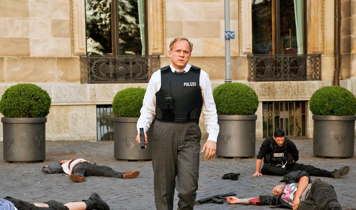 Leichen, Leichen, Leichen: Kommissar Felix Murot als LKA-Ermittler (Ulrich Tukur) in einer Szene der "Tatort"-Folge "Im Schmerz geboren", die 2015 einen Grimme-Preis bekam. (Archivbild)