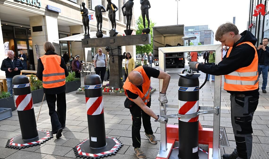 Leipzig stellt massive Sperren nach tödlicher Amokfahrt auf.