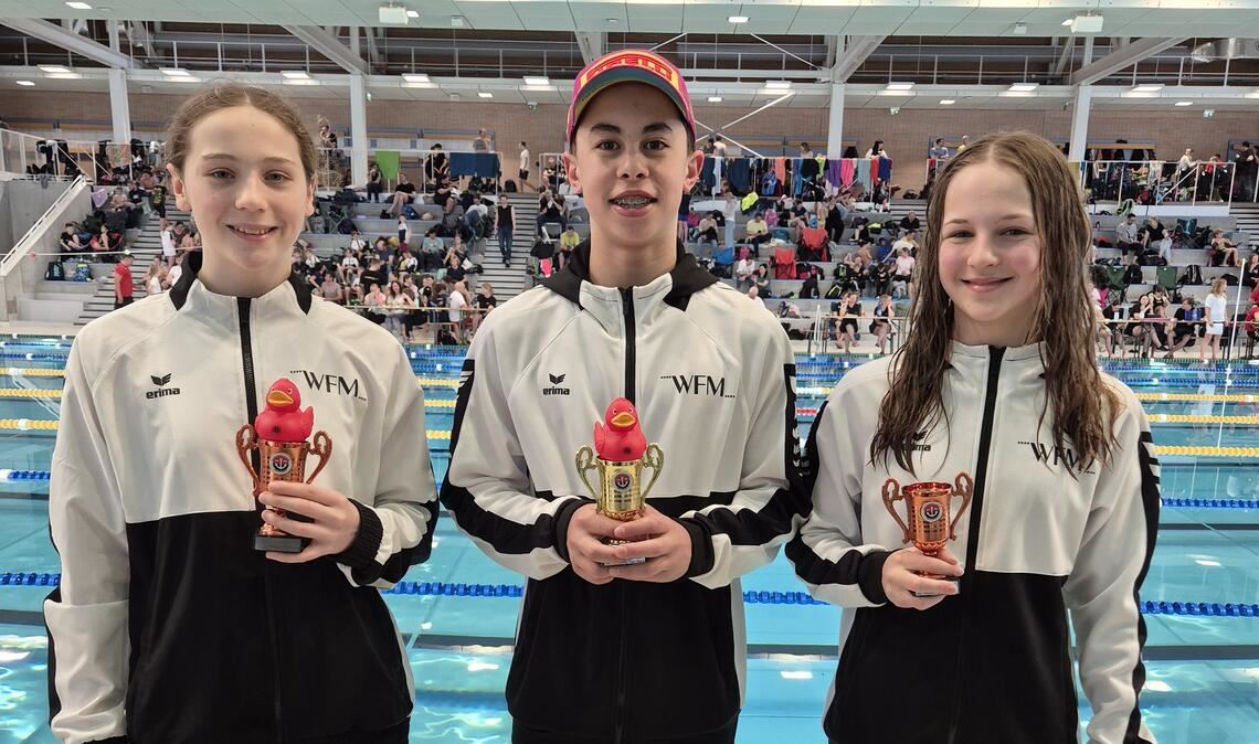 Leni Klittich, Noah Erhardt und Merlinde Schmidt (v.li.) holen sich Final-Podestplätze.