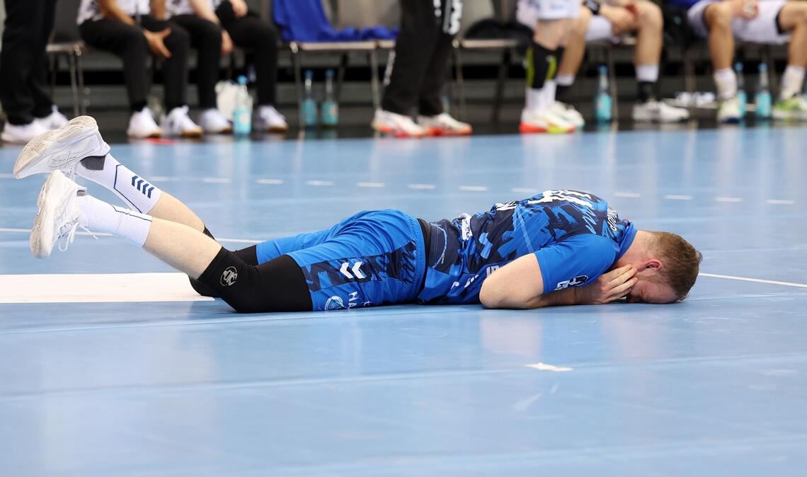 Lenny Rubin enttäuscht am Boden.