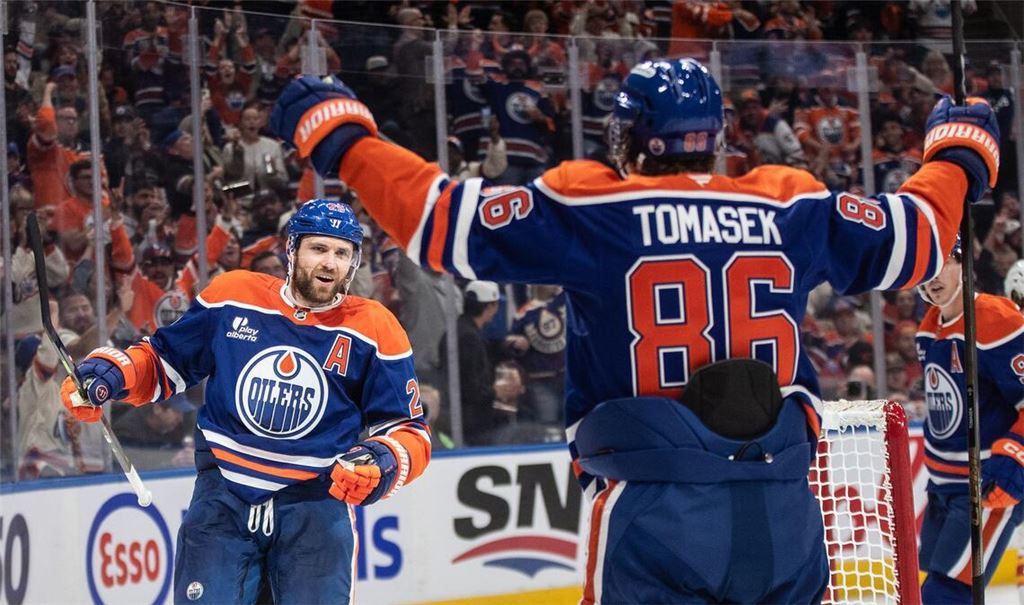 Leon Draisaitl (links) hat das 400. NHL-Tor seiner Karriere erzielt.