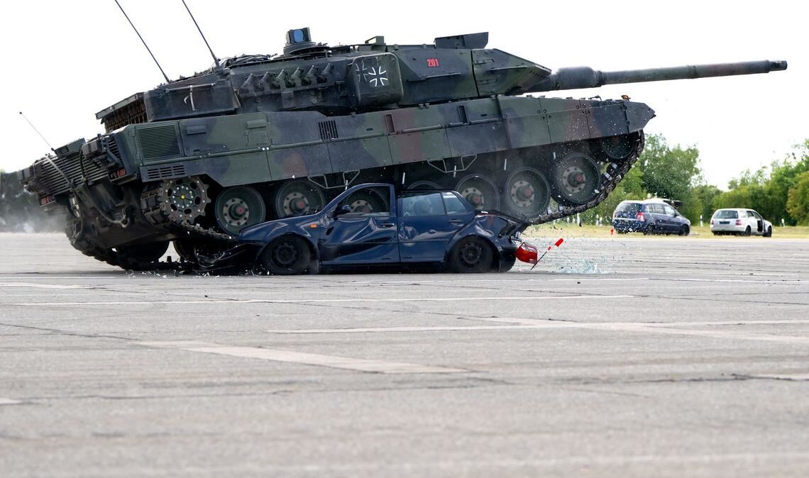 Leopard auf Golf - Tag der Bundeswehr