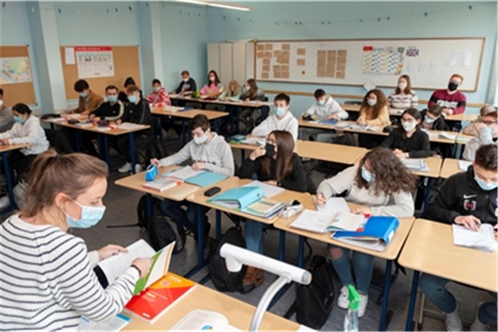 Lernen in Corona-Zeiten – hier der Blick in eine Klasse der Mühlacker Mörike-Realschule im Herbst 2020 – hat in vielerlei Hinsicht seine besonderen Tücken. Archivfoto: Fotomoment
